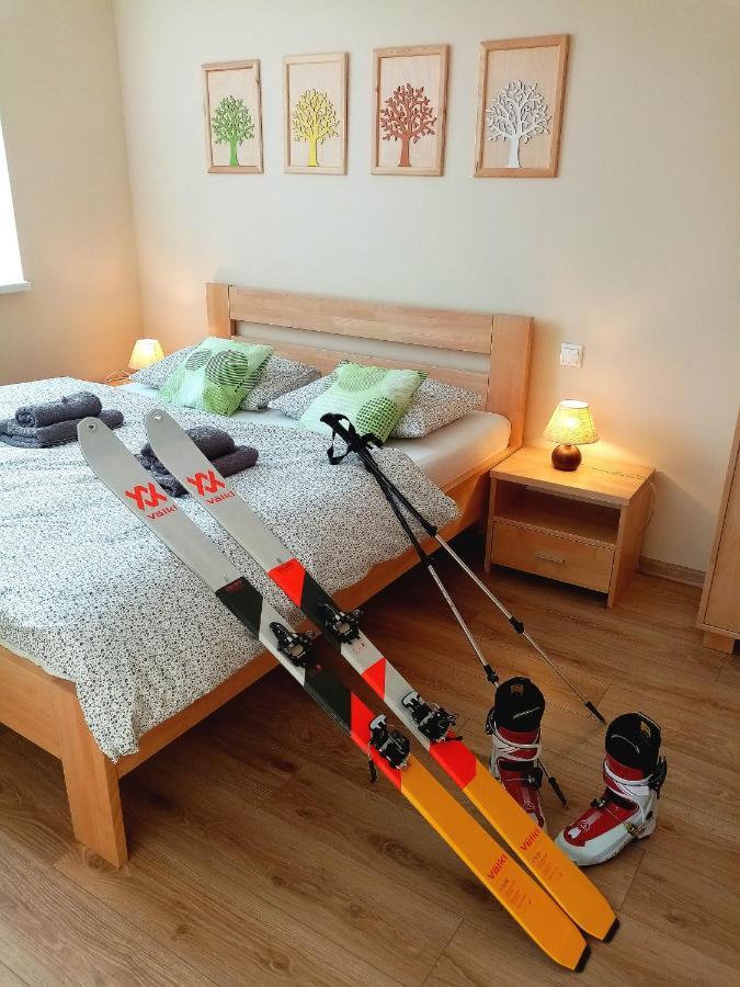 Ferienwohnung Elejan Bešeňová Exterior foto