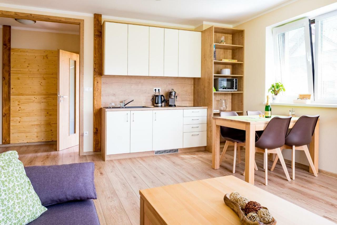 Ferienwohnung Elejan Bešeňová Exterior foto