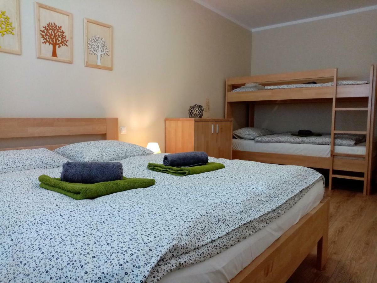 Ferienwohnung Elejan Bešeňová Exterior foto